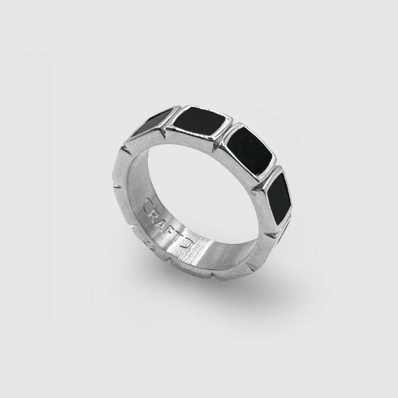 trendy rings for women -Onyx Stone Band Ring (Silver)